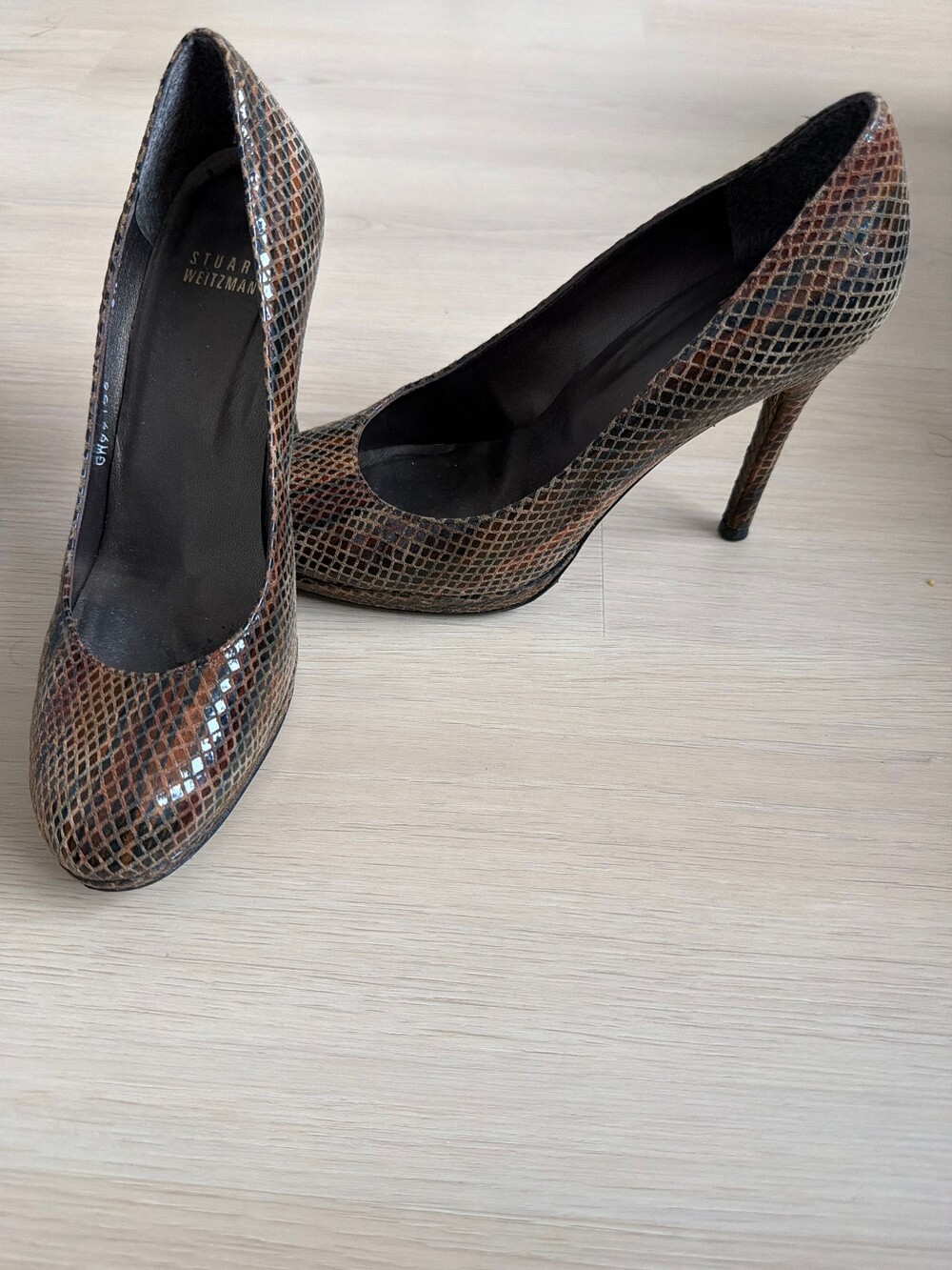 Stuart Weitzman Snake Effect Embossed Brown Black Red Heels 6.5